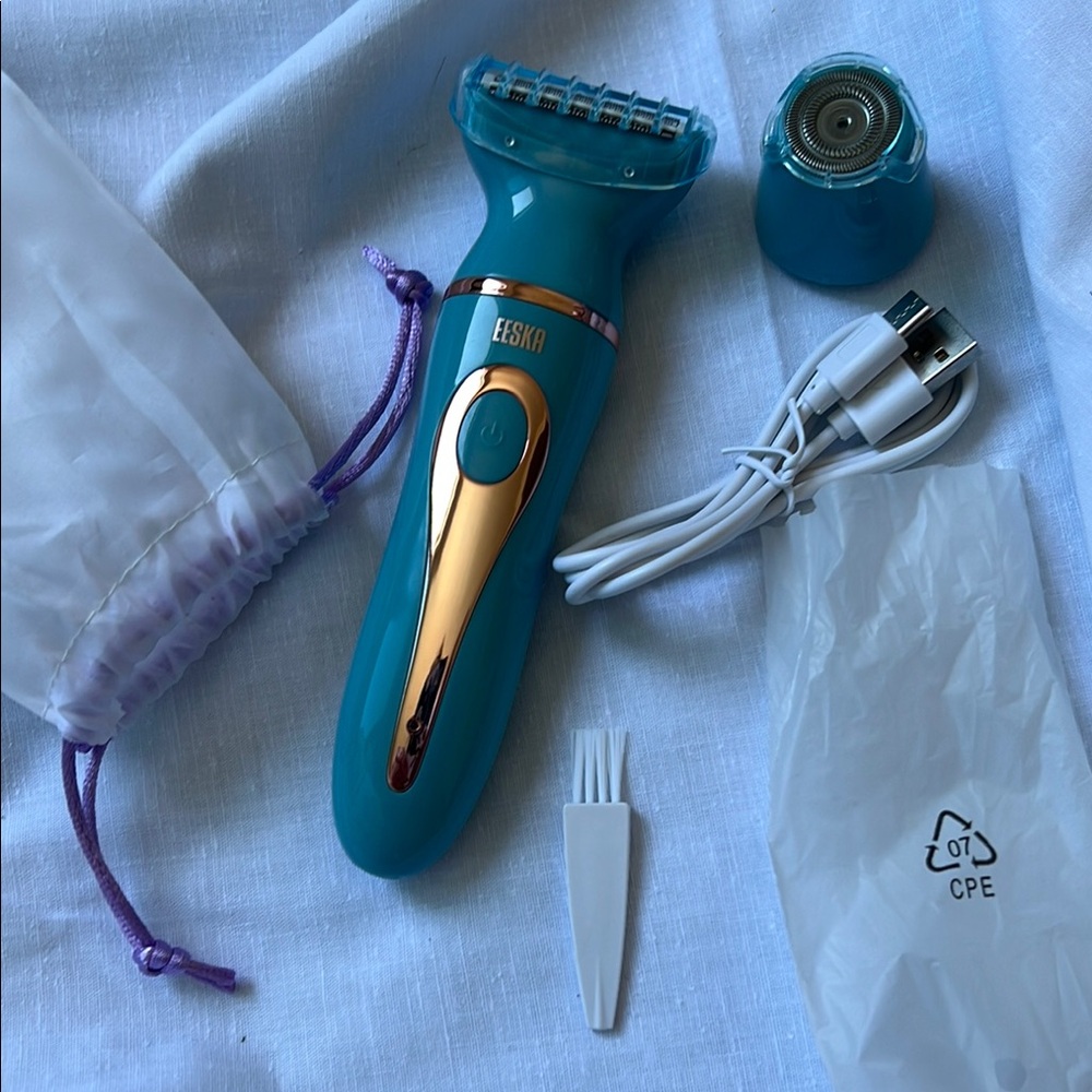 EESKA Teal and Gold Electric Shaver